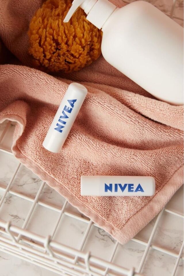 Güneş Koruyucu Renksiz Dudak Bakım Kremi Med Repair 4,8 gr, SPF15, Nemlendirici, Çatlamış Dudaklar