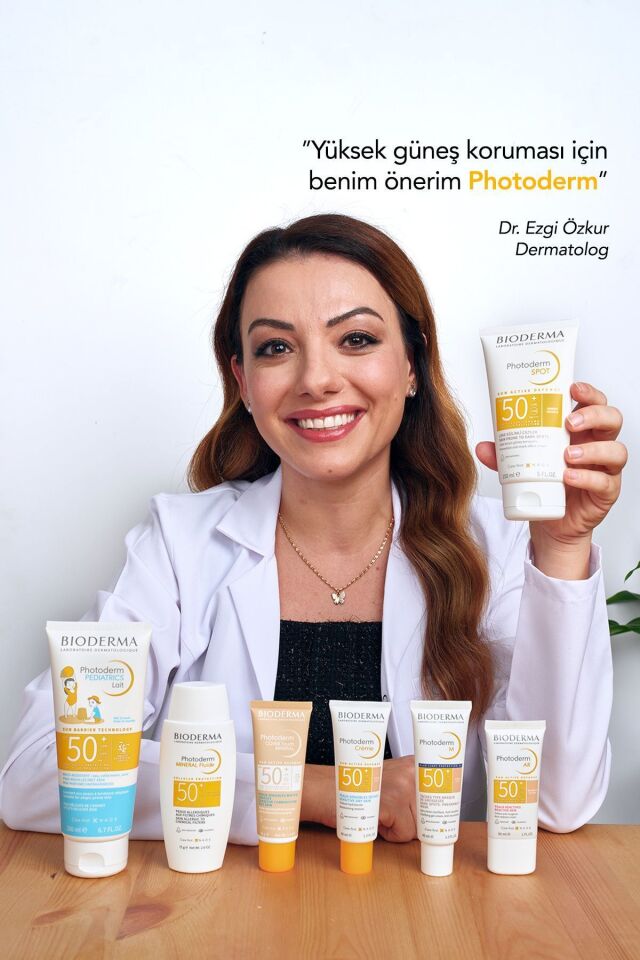 Photoderm Spray SPF50+ Tüm Ciltler için Sprey Formda Yüksek Korumalı Güneş Kremi 200 ml